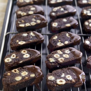 Biscotti de chocolate con avellanas